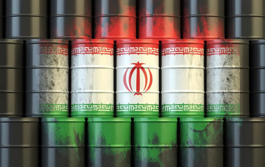أكثر من ١١١ مليون برميل من نفط إيران ( مكدسة  ) دون زبائن