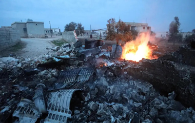 سوريا .. المعارضة المسلحة تسقط طائرة حربية للنظام بإدلب