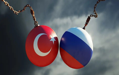 روسيا تطالب بوقف الهجمات بسوريا .. وتركيا : الأسد سيدفع الثمن